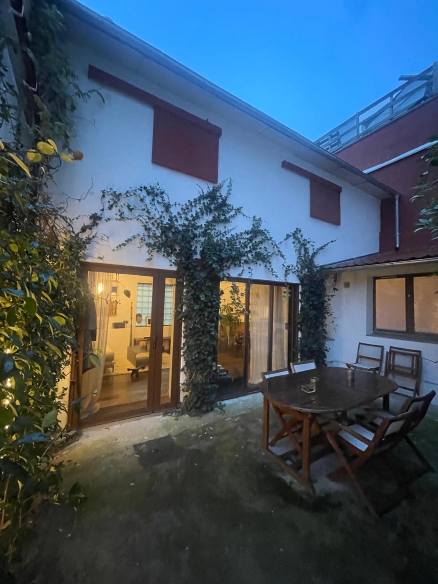 Small Architect'S House Pantin Exterior photo